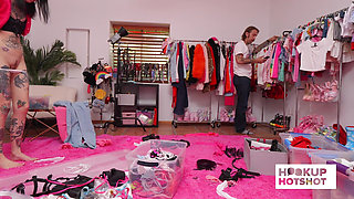 Bts - Cc Doll Shows off Her Tatted Body in an Urban Outfit!