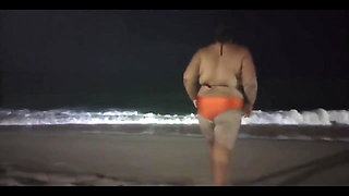 Showing off at the Beach, I Took the Opportunity to Have a Nice Pee