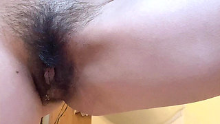 Pissing Video Pussy Piss Water Out on the Toilet