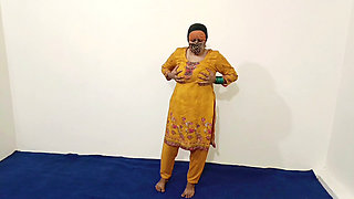 Hot Desi Sexy Aunty with Big Tits Orgasm with Cucumber