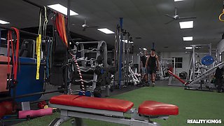 Watch Out, the Gym Makes Her Horny: BBC Coach Damion Dayski dicks All Natural Melztube during Workout