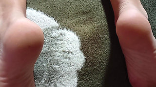 Worshipping the Feet and Sucking Gresopio 1