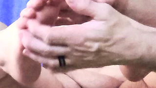 Feet Rubbing Got This Horny Bitch Cumming