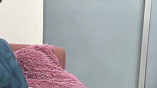 My First Photo Session with Unknown Latin Girl Ends in a Hard Fuck, I End up Filling Her Pussy with Milk