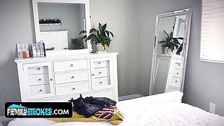 Family Strokes featuring Joslyn James and Tommy Gunn's cumshot xxx