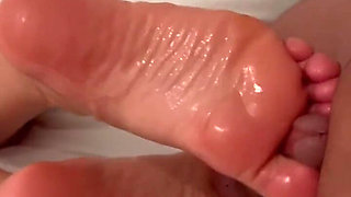 For My Foot Fetishists, Here I Am, Pleasing You Very Well