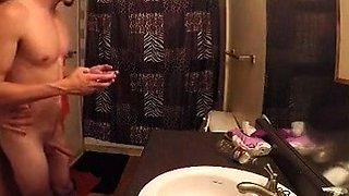 Muscle Studs Bareback in Bathroom: Amateur Twink Couple Fun