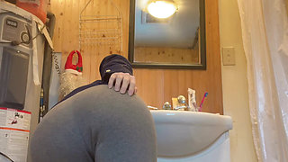 Hana at Kitchen Cooking Then She Need Go to Pee on Toilet