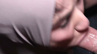 Petite Babe Gets Fucked so Hard Her Hijab Falls off