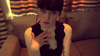 Pee drinking piss fetish babe solo plays with bottle