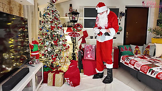 EXCITED STEPMOM AND VIAGRA IN SANTA'S MILK