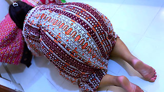 Beautiful Egypt Hot Stepmom Stuck Inside Table Now She Want Rough Anal From Me!