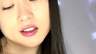 Close up asian pussy play