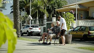 Voluptuous blonde Mary Monroe awesome sex with the rich guy