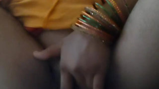 Desi mallu aunty fingerings pusssy to orgasam,aunty sex viral video, viral mms aunty
