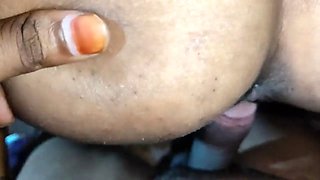 While bathing, the sister-in-law saw her brother-in-law's penis and started licking it and by arousing her pussy, she drank all