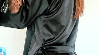 cute cutie redhead flashing ass on live webcam