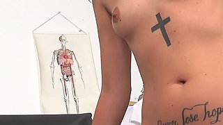 Hot babe Ali Bordeaux made to cum with fucking machine