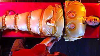 Amateur CDin latex dildoing