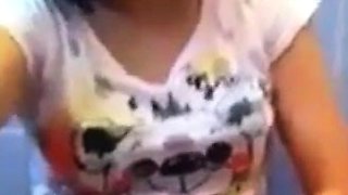 Amateur Asian Girl in Glasses Masturbating